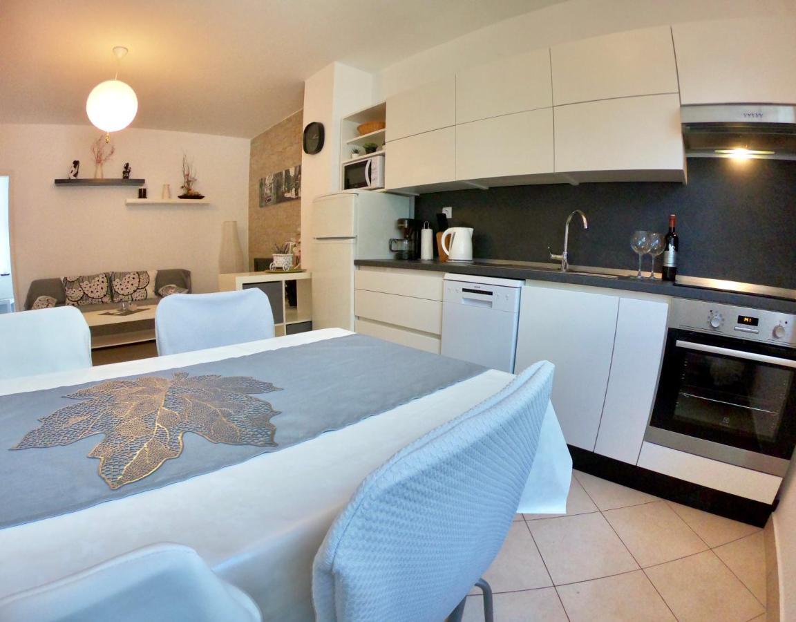 Corinne Garden Residence Novigrad Istria Exterior foto